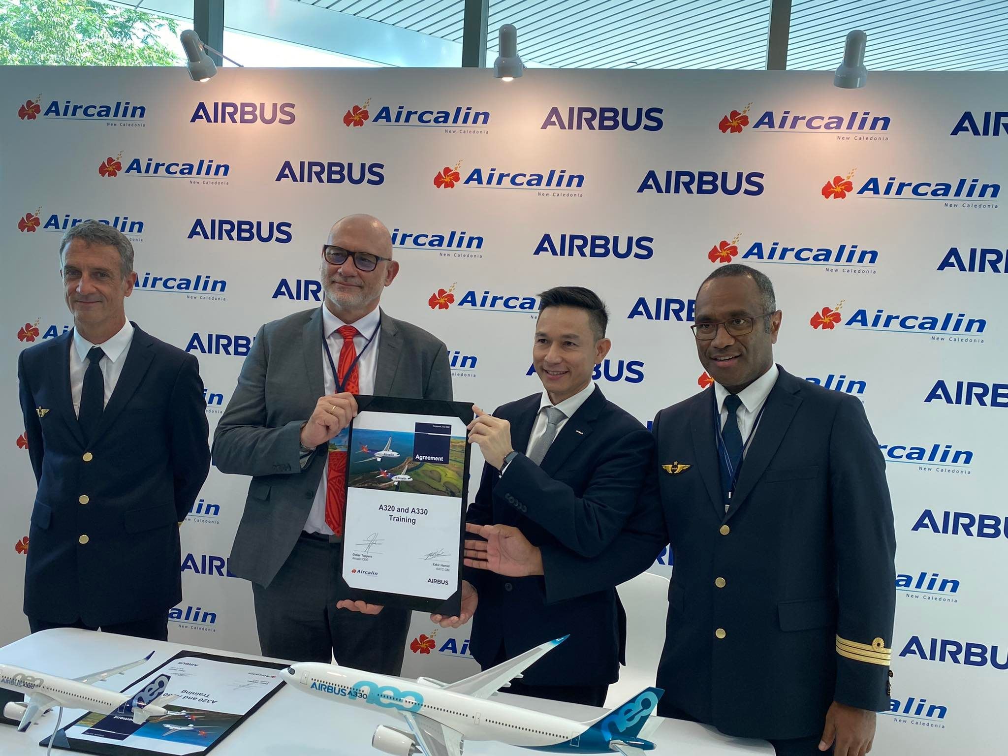 Aircalin signe une convention avec le centre d'entrainement d'Airbus de Singapour