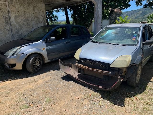 Rodéo sauvage en voiture sur la route à Bourail : deux individus interpellés.