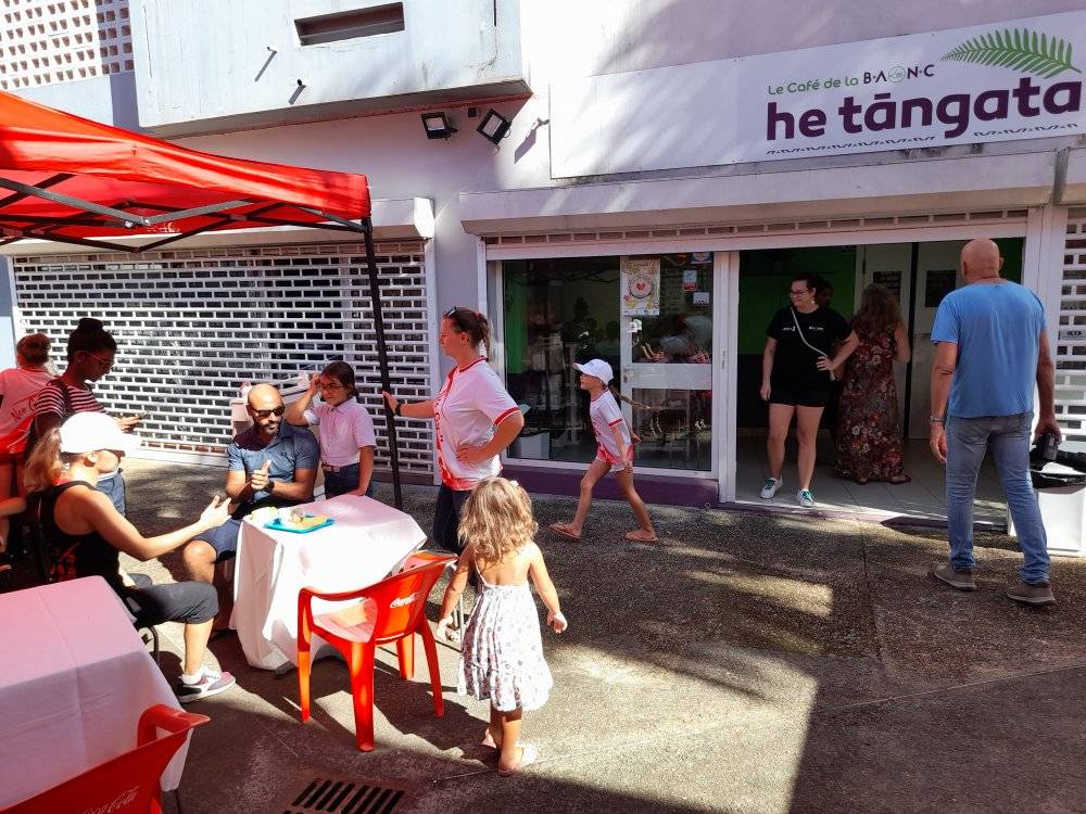 Grande première pour le café solidaire