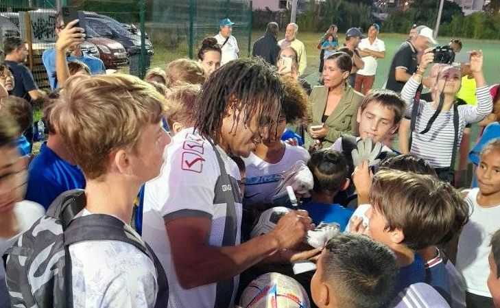 Sur les traces des premiers pas dans le ballon rond