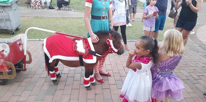 A Nouméa, une belle soirée pour l'envoi des lettres au père noël