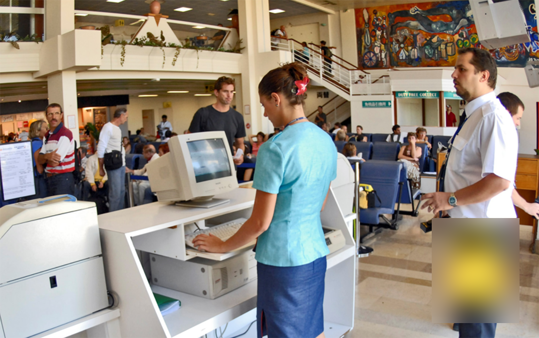 Un concours pour restaurer une fresque de l'ancien aéroport de Tontouta