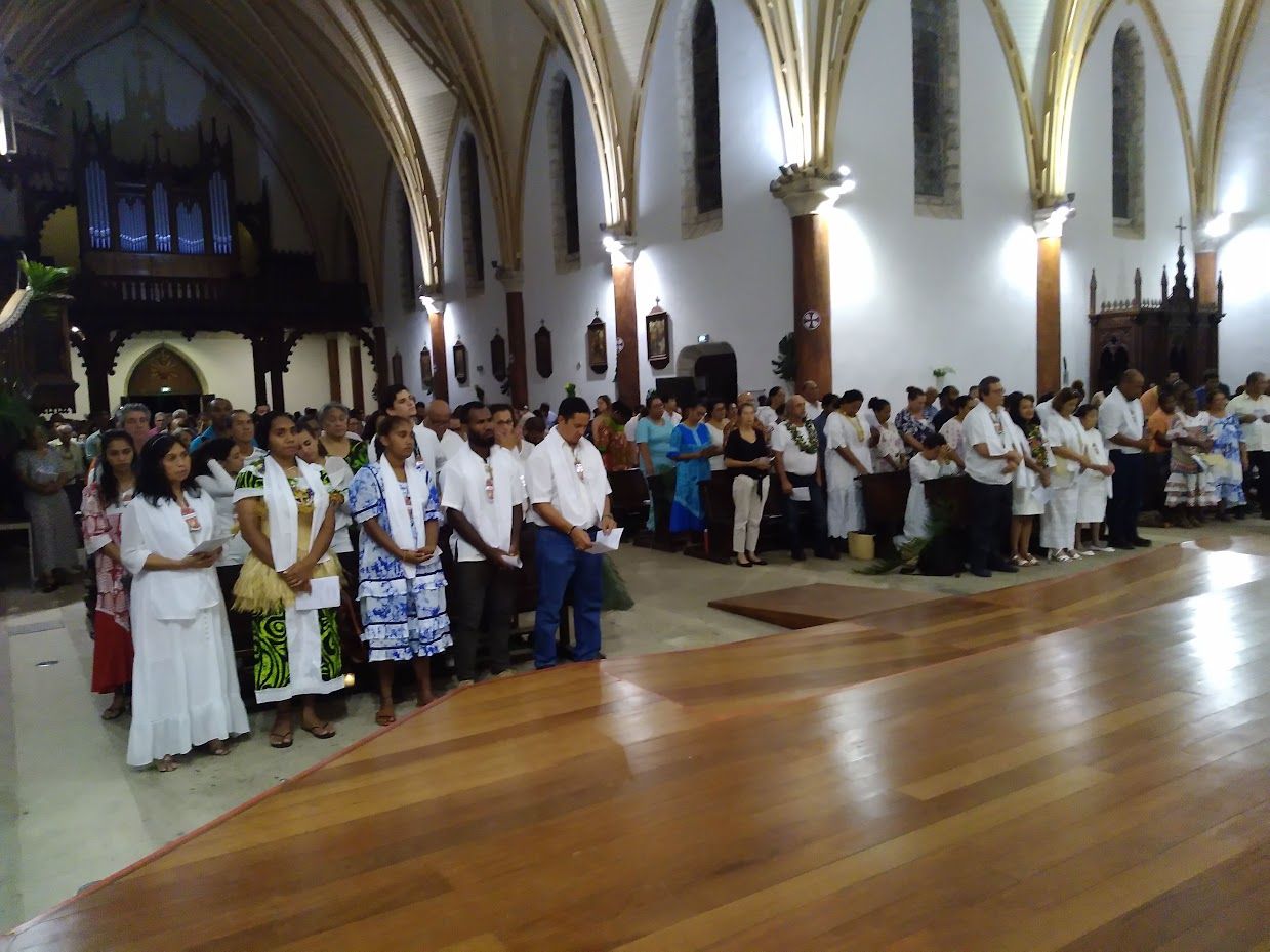 La veillée pascale hier soir en la Cathédrale de Nouméa