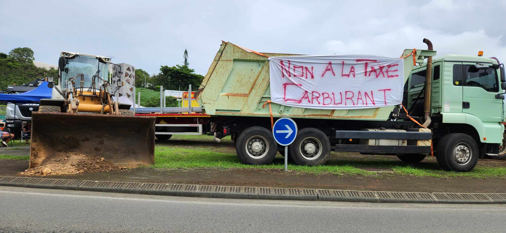 Les dépôts pétroliers bloqués ! 