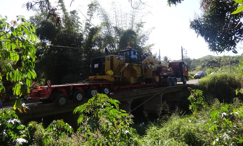 Canala. Pont de Gélima bloqué