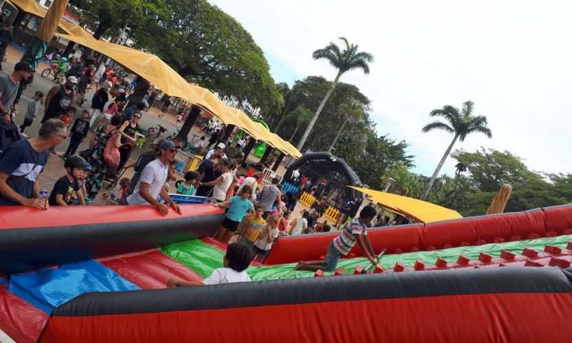 La place des cocotiers aux enfants!