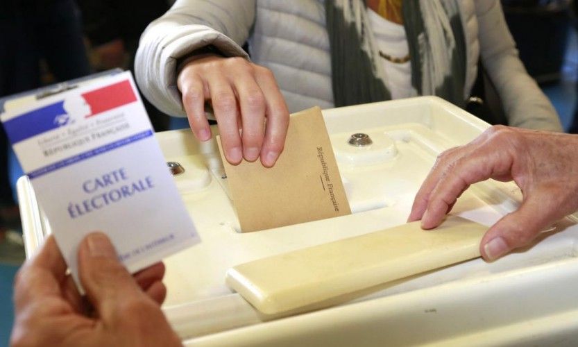 Les Maires saisissent L. Prévost