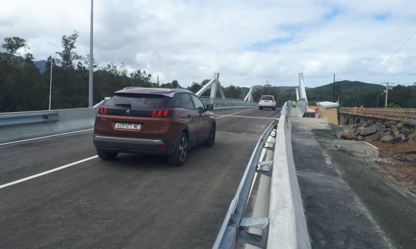 Sur le nouveau pont de Dumbéa !