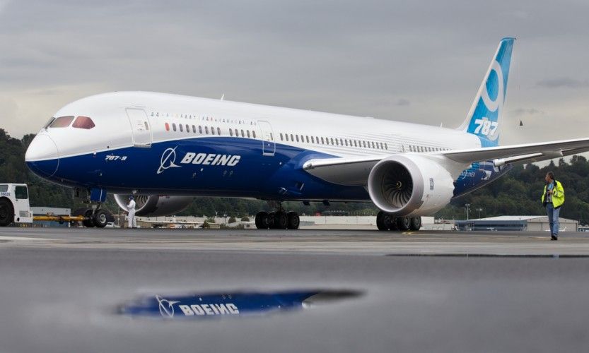 Un Boeing se pose d'urgence