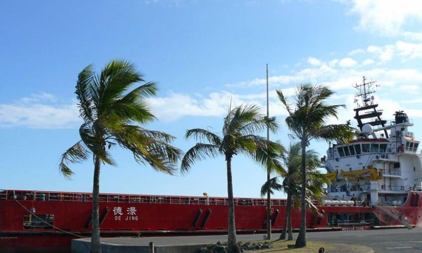 Un navire chinois à Nouméa