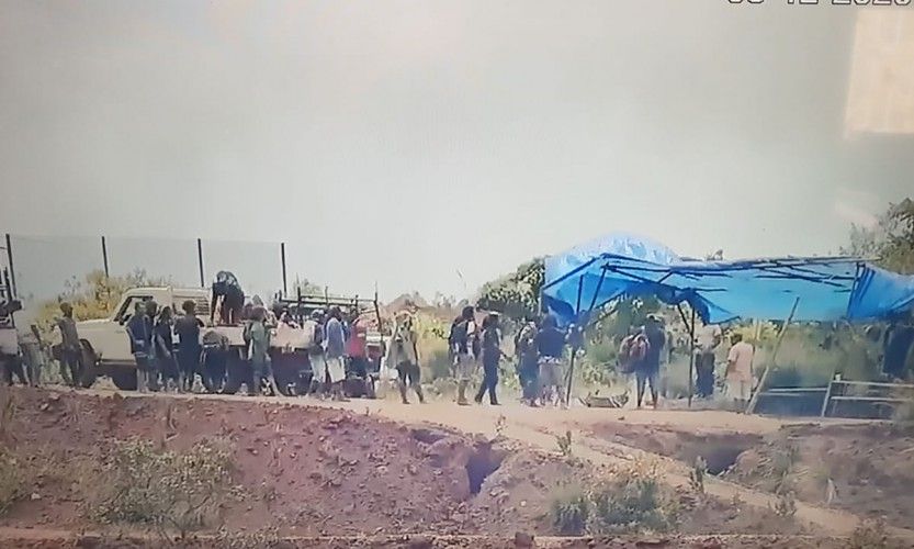 Vale. Des militants devant l'usine